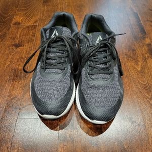 Reebok Astroride Sneaker